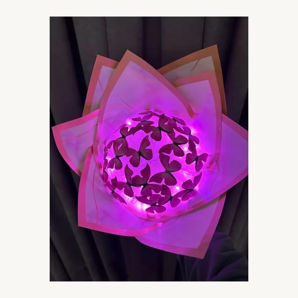 Pembe Led Işıklı Kelebek Buketi